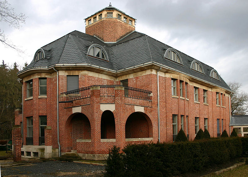 800px Haus Schulenburg 1